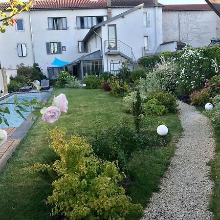 De La Chambre Au Jardin Belleville-en-Beaujolais Exterior photo